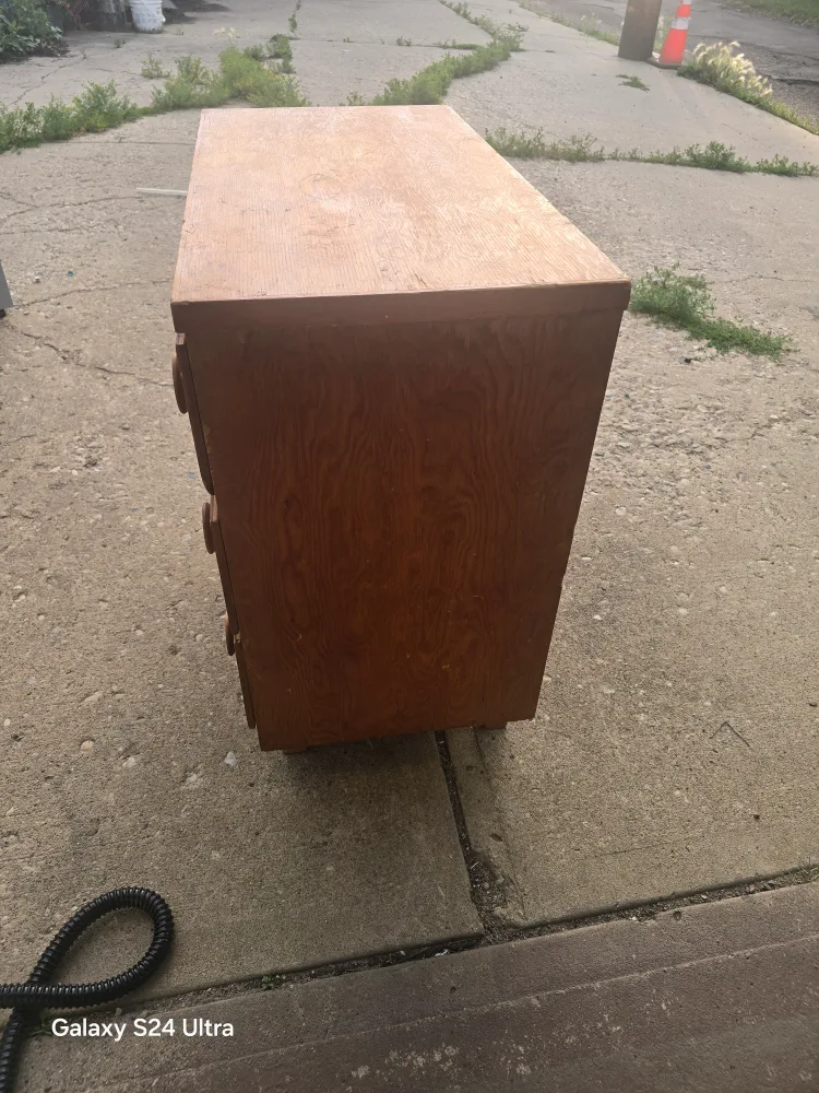 Vintage Wooden 3-Drawer Dresser image indicator(6)