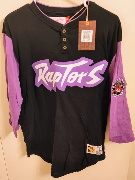 Brand new Mitchell & Ness TORONTO RAPTORS Hardwood Classic thumbnail