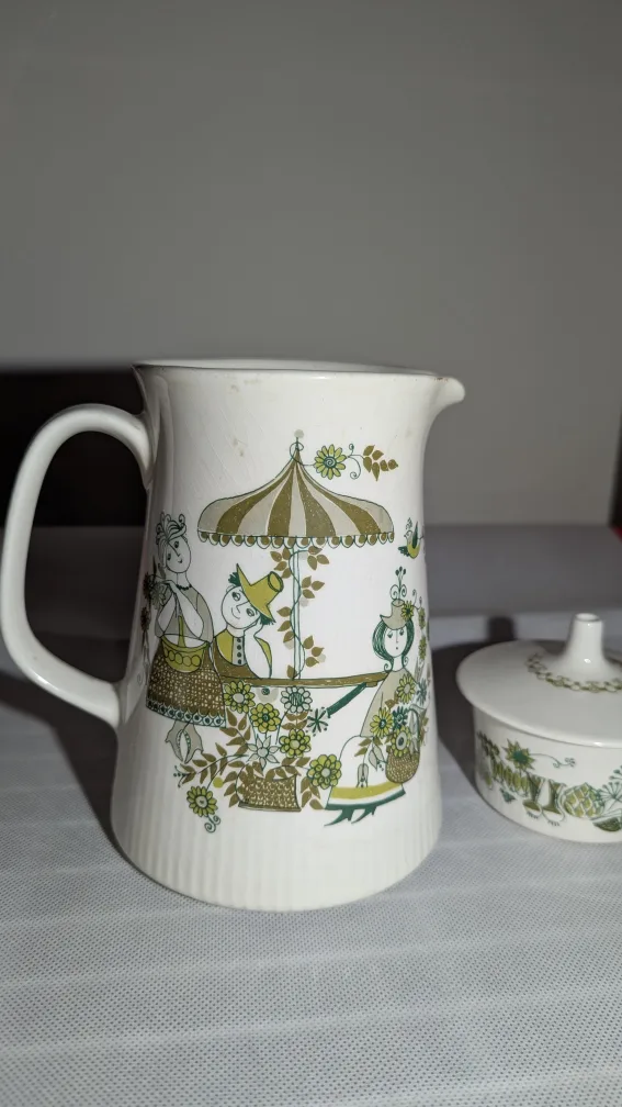 Market by Figgio Turi Pitcher, Sugar Bowl, and Salt & Pepper  🇨🇦 image indicator(4)