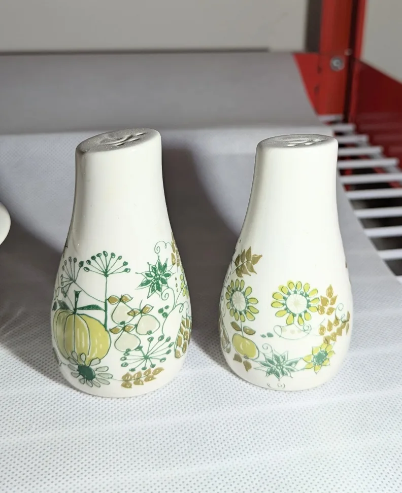 Market by Figgio Turi Pitcher, Sugar Bowl, and Salt & Pepper  🇨🇦 image indicator(5)