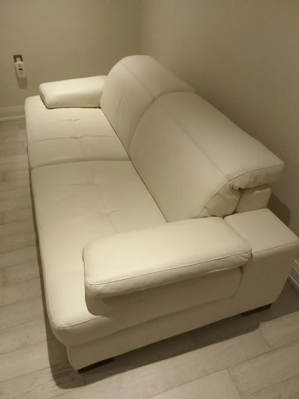 (Mobilia) Modern White real Leather Sofa image indicator(2)