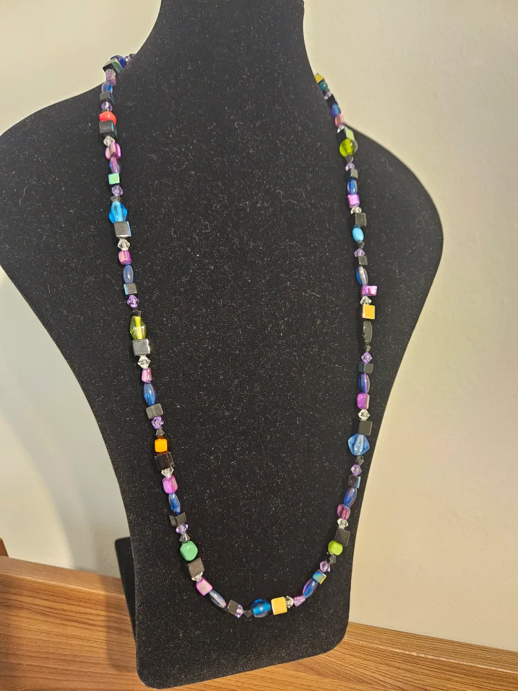 Colorful Beaded Necklace thumbnail