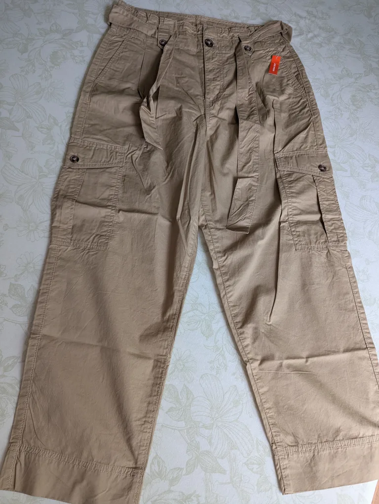 Joe Fresh Size 10 Beige Cargo Pants - New with Tags! thumbnail