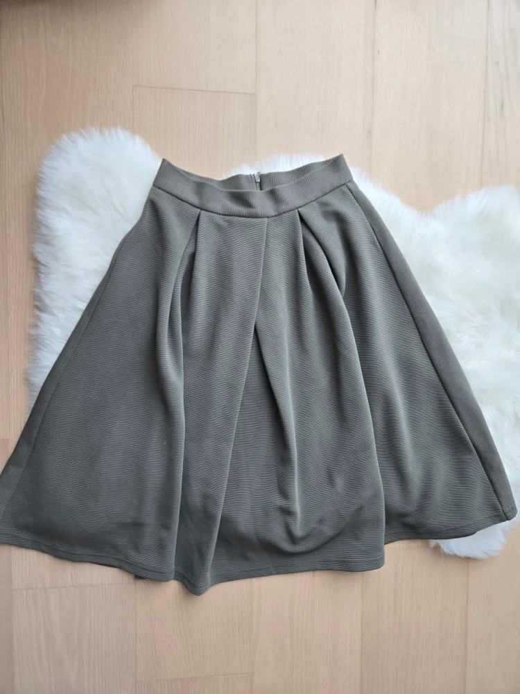 Olive Green Ribbed Skirt image indicator(5)