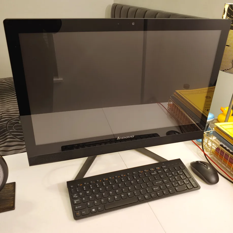 Lenovo C50-30 23" PC Desktop Windows 8.1 i5 2.20 GHz 8GB 2TB thumbnail