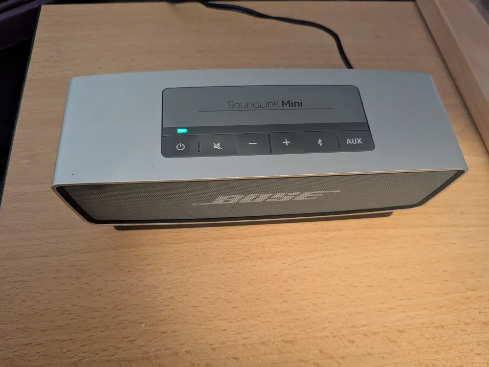 Bose SoundLink Mini Bluetooth speaker thumbnail