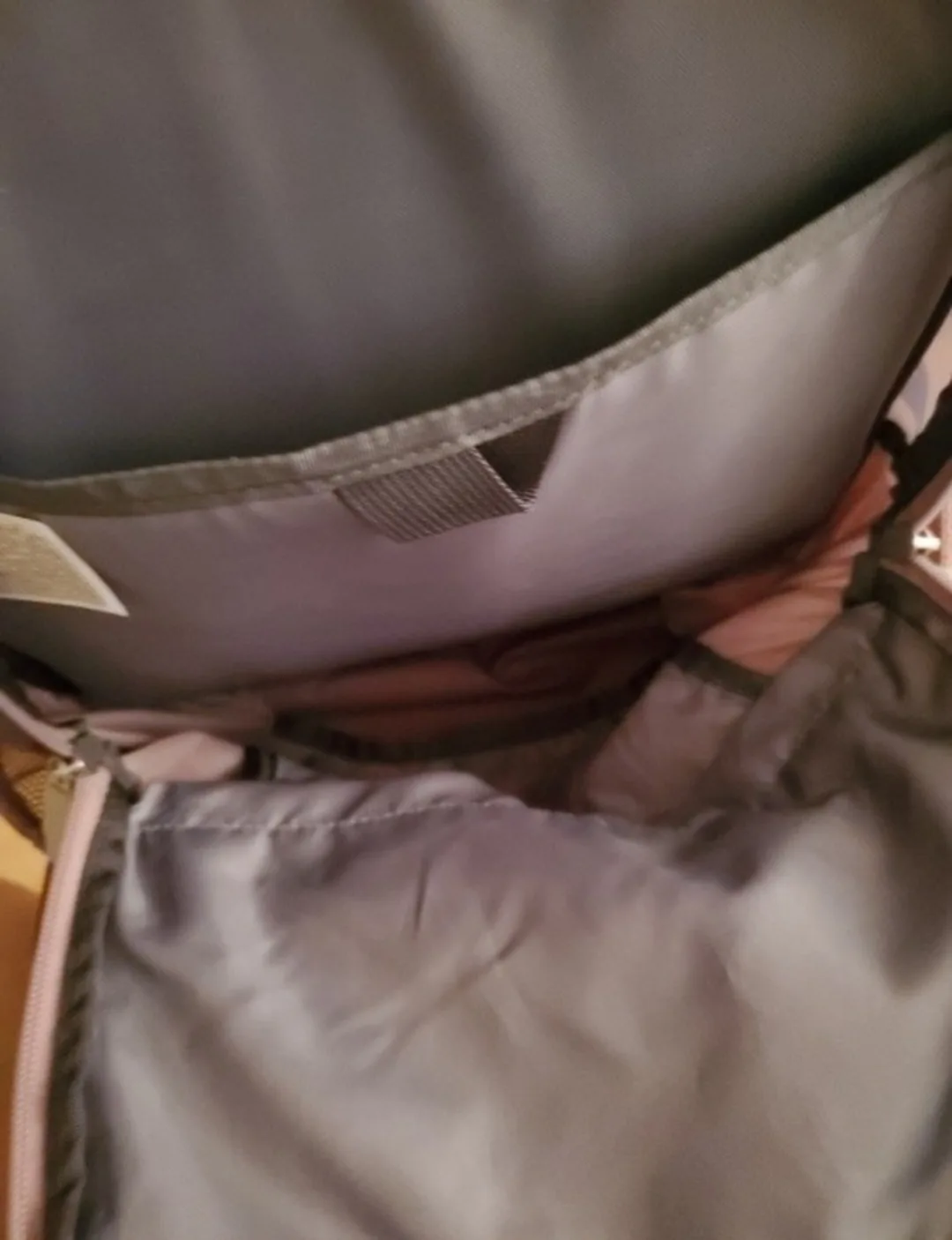 The North Face Jester backpack image indicator(4)