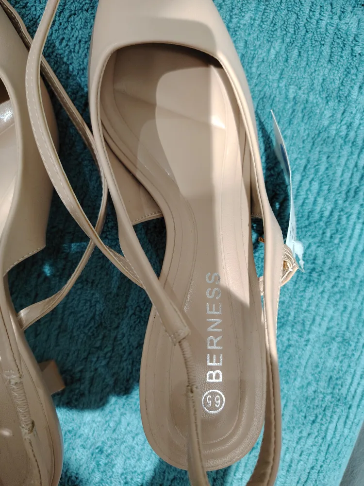 BERNESS Anastasia Heels - Size 6.5 image indicator(2)