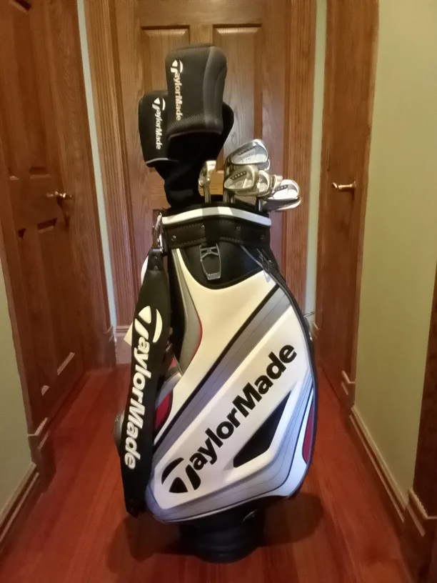 Professional TaylorMade Golf Club Set with Brand New Cart Bag image indicator(2)