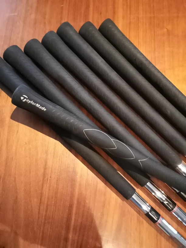 Professional TaylorMade Golf Club Set with Brand New Cart Bag image indicator(7)