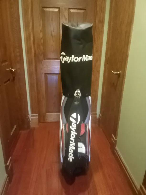 Professional TaylorMade Golf Club Set with Brand New Cart Bag image indicator(8)