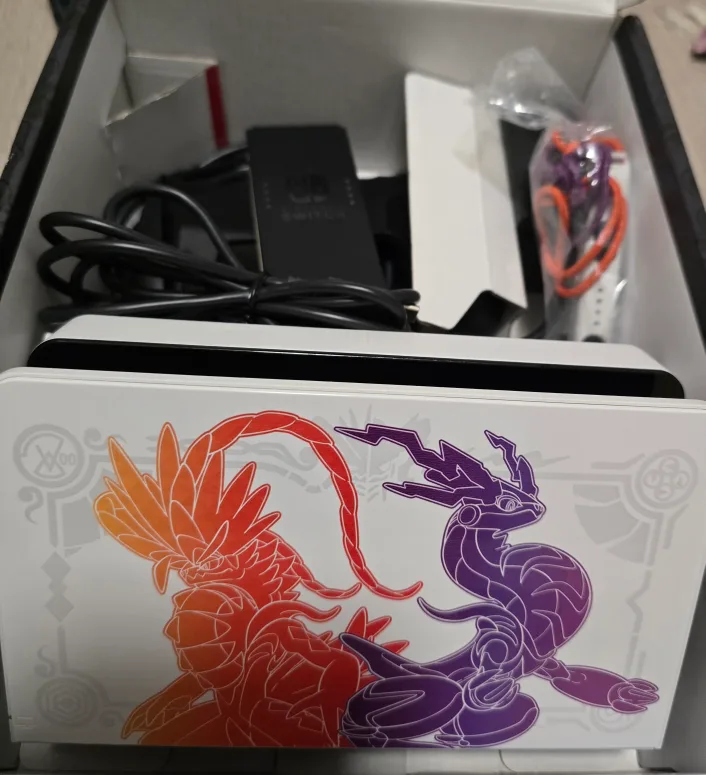 Nintendo Switch OLED Pokémon Scarlet & Violet Edition image indicator(2)