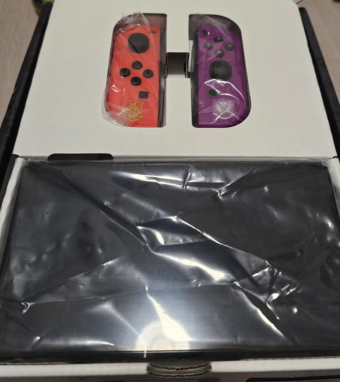 Nintendo Switch OLED Pokémon Scarlet & Violet Edition image indicator(3)