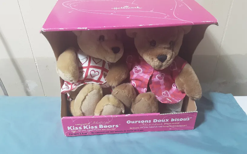 special edition kiss kiss bears 1997 thumbnail