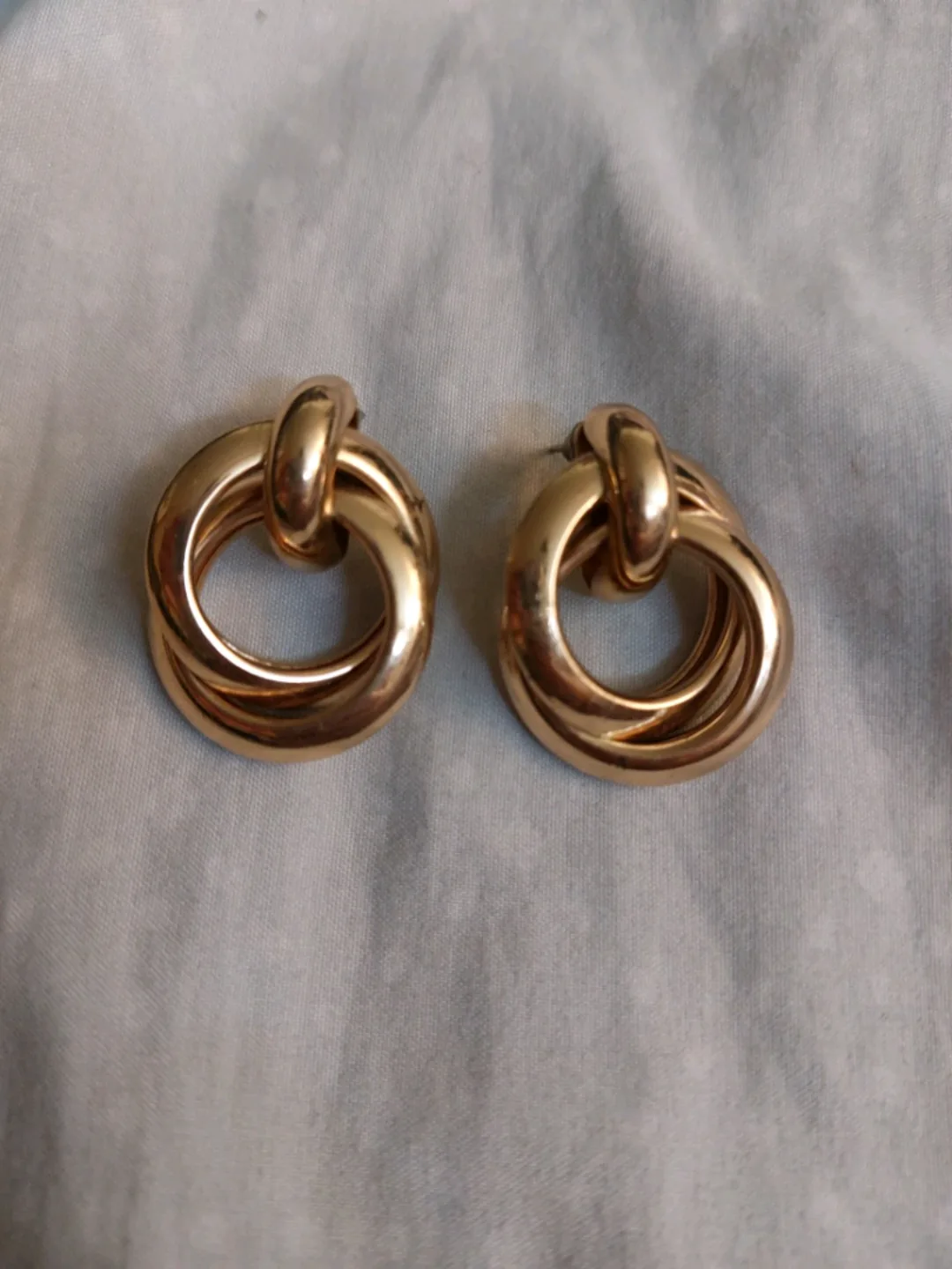 Gold Tone Hoop Earrings thumbnail
