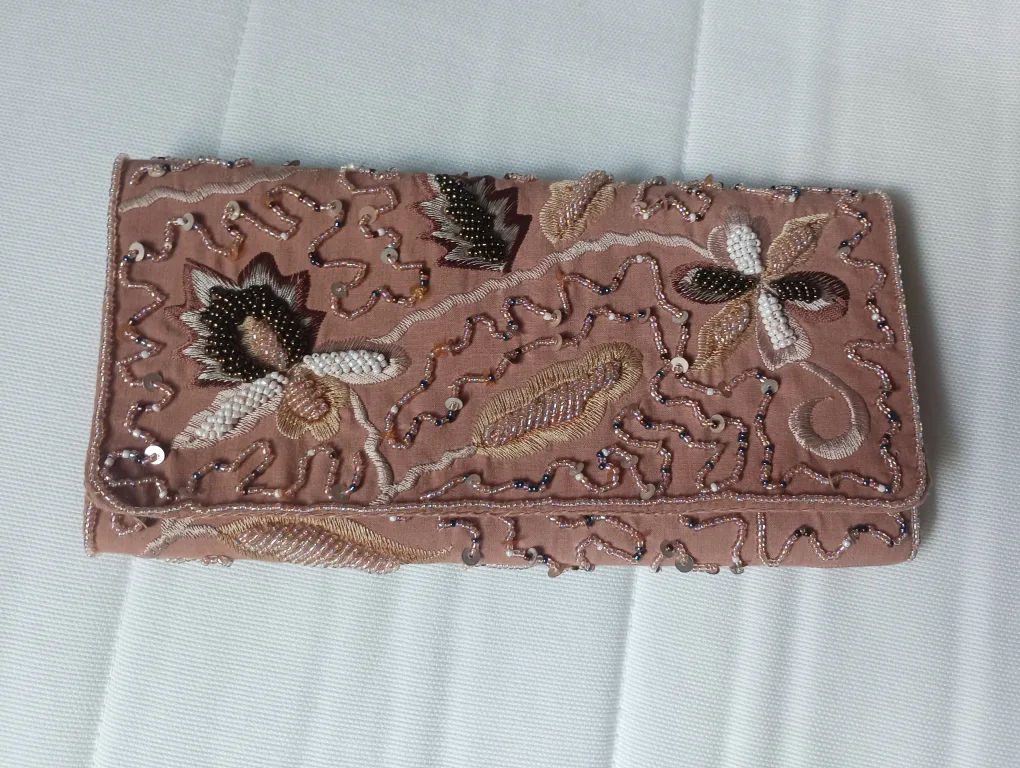 Beaded purse thumbnail
