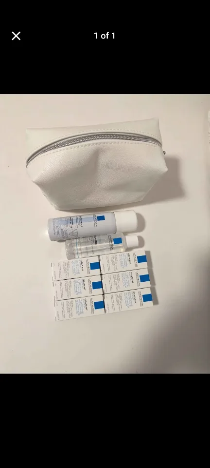 La Roche-Posay Skincare Set with Pouch thumbnail