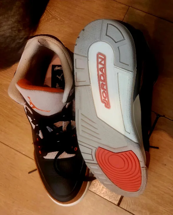 Jordan 3 Retro Black Gold US 10 image indicator(4)