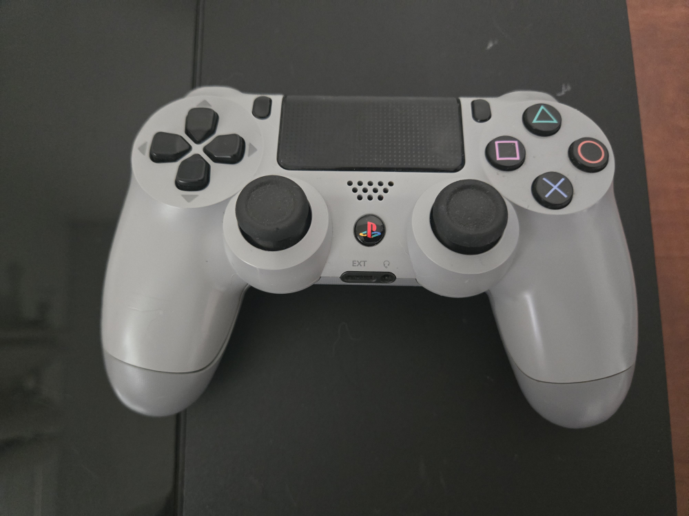 PlayStation 4 with Controller - photo 3