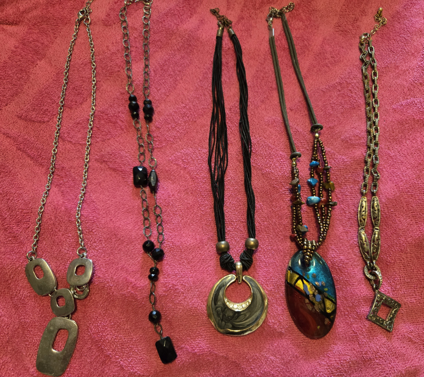 Assorted Fashion Necklaces - Lot of 5 - photo 2