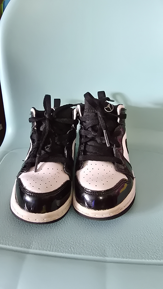 Nike Air Jordan 1 Toddler Shoes - Black & White size 9c