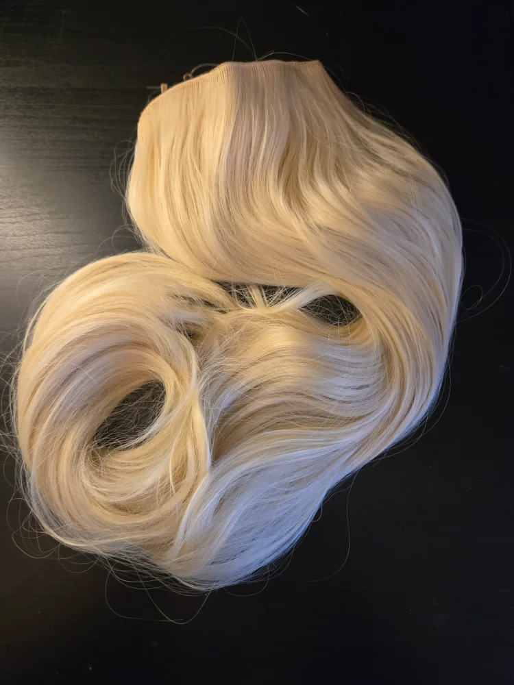 Invisible Wire Hair Extensions - Blonde, 24 Inch image indicator(3)