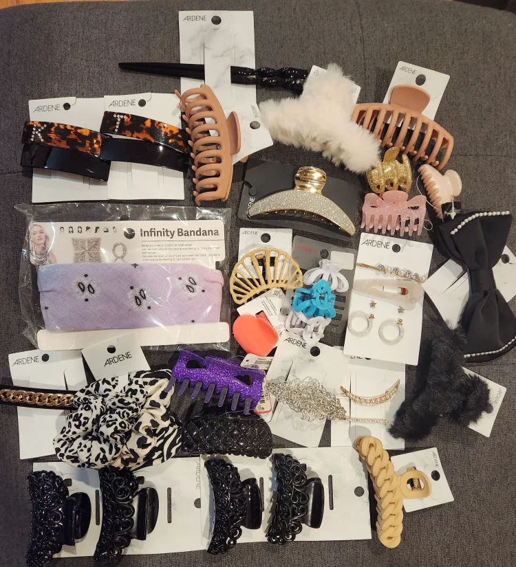 Women's hair accessories (27 pieces) thumbnail