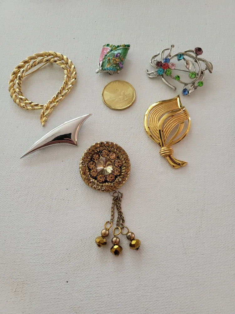 Vintage Brooches - Trifari & More thumbnail