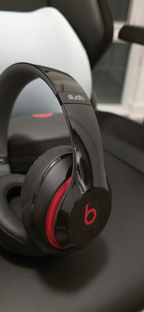 Beats Studio Wireless Headphones - Black/Red - photo 3