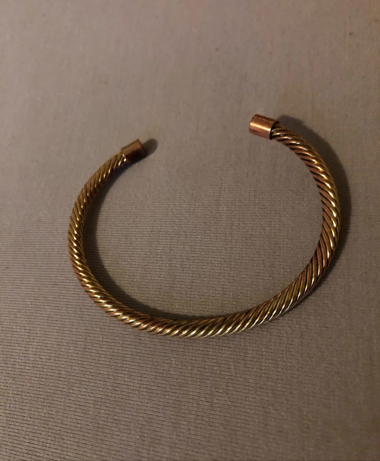 Twisted Cable Cuff Bracelet - Gold Tone 🥕 - photo 2