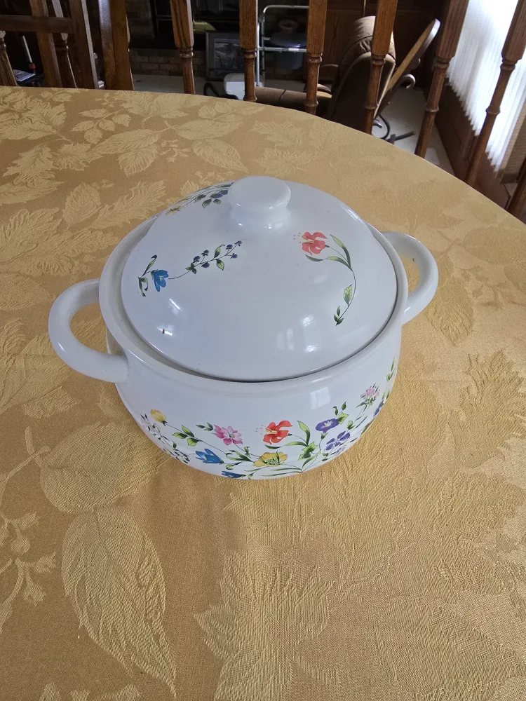 Floral Covered Casserole Dish thumbnail