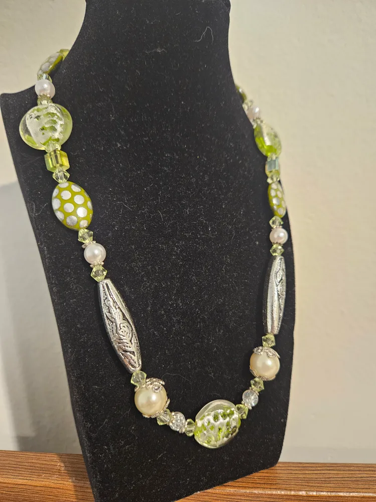 Green & Silver Beaded Necklace thumbnail