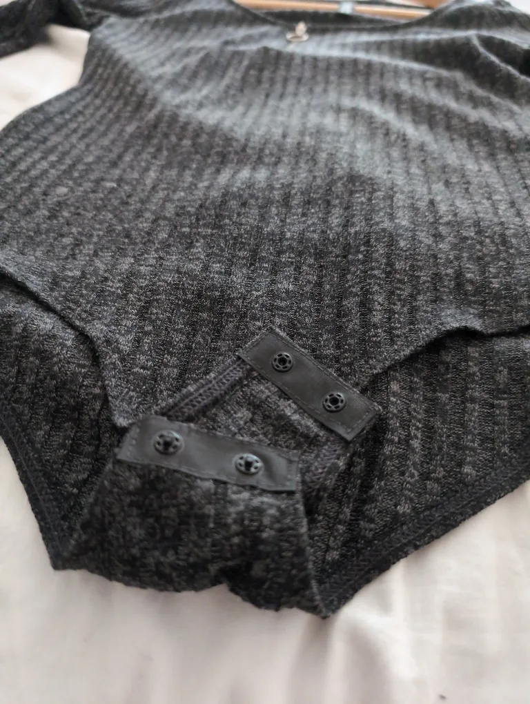 🇨🇦Design Lab Lord & Taylor Bodysuit - Size L image indicator(6)