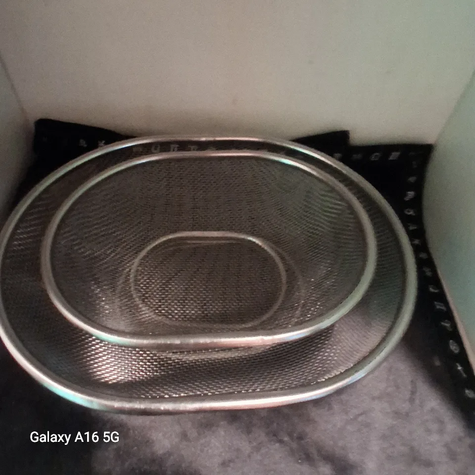 Metal Mesh Basket Set - Two Oval Baskets thumbnail