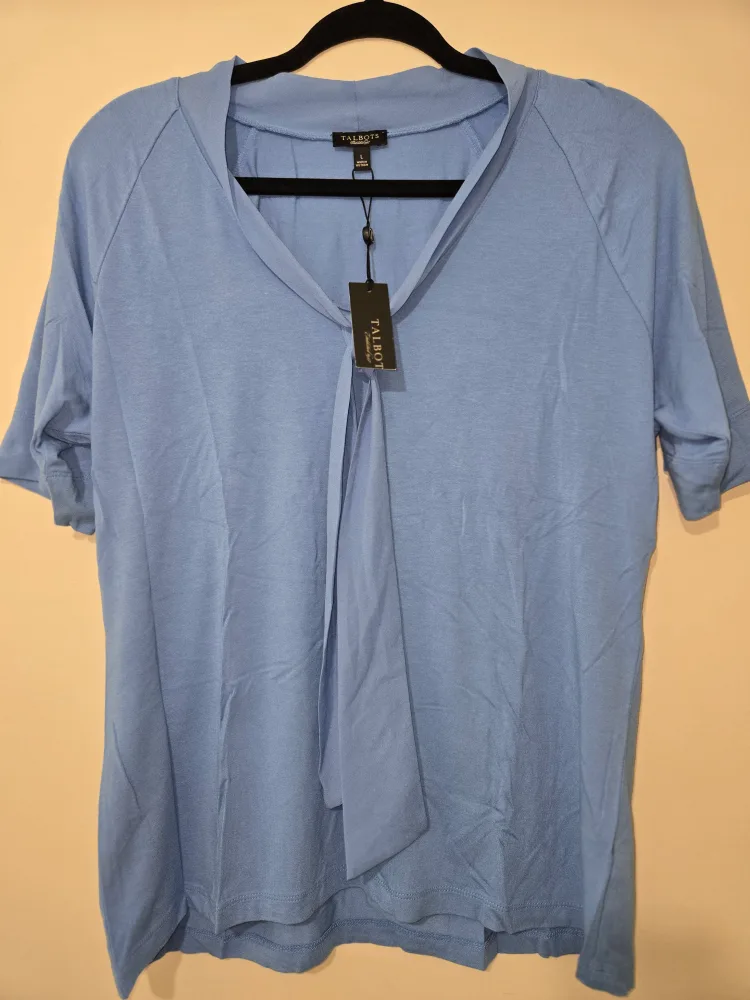 NEW with Tags Women's Tops, shirts ,t-shirts , mix sizes image indicator(3)