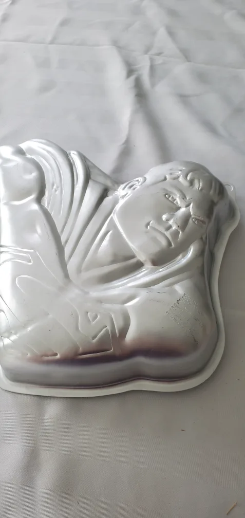 Superman Cake Pan thumbnail