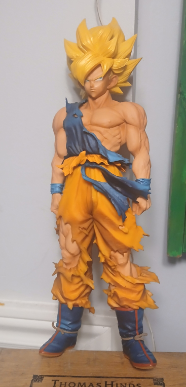 Dragon Ball Z Super Saiyan Son Goku figure