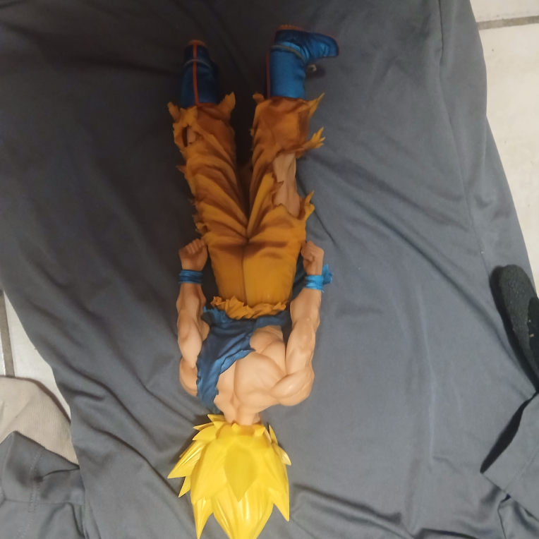 Dragon Ball Z Super Saiyan Son Goku figure - photo 3