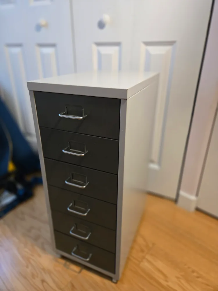 Metal Filing Cabinet with 6 Drawers thumbnail