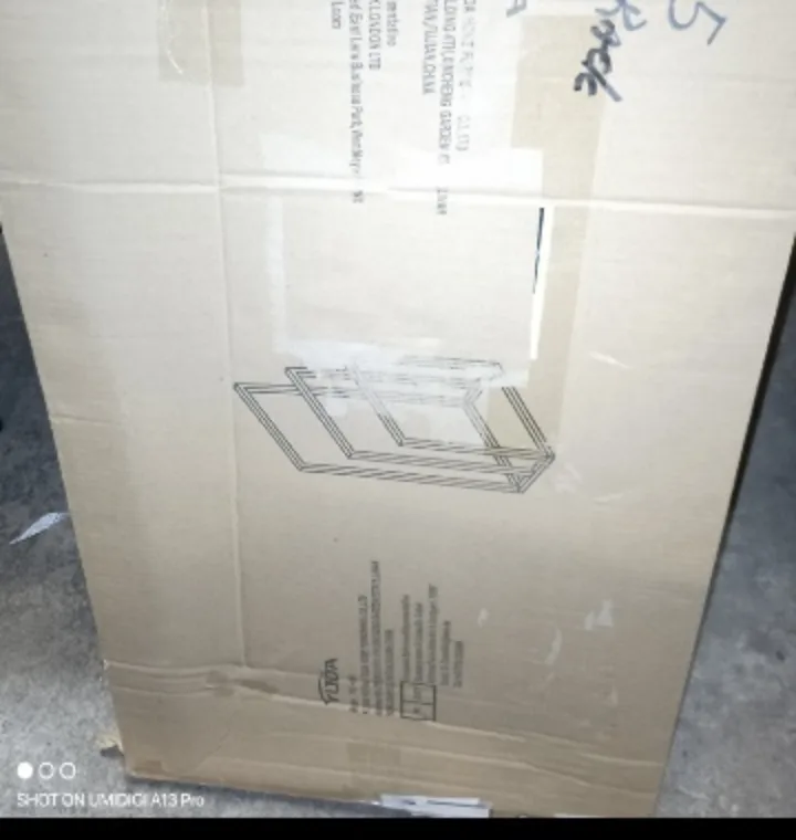 White Metal Towel Rack Stand image indicator(2)