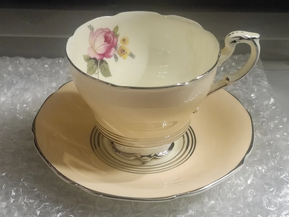 Paragon Fine Bone China Tea Cup & Saucer Set thumbnail