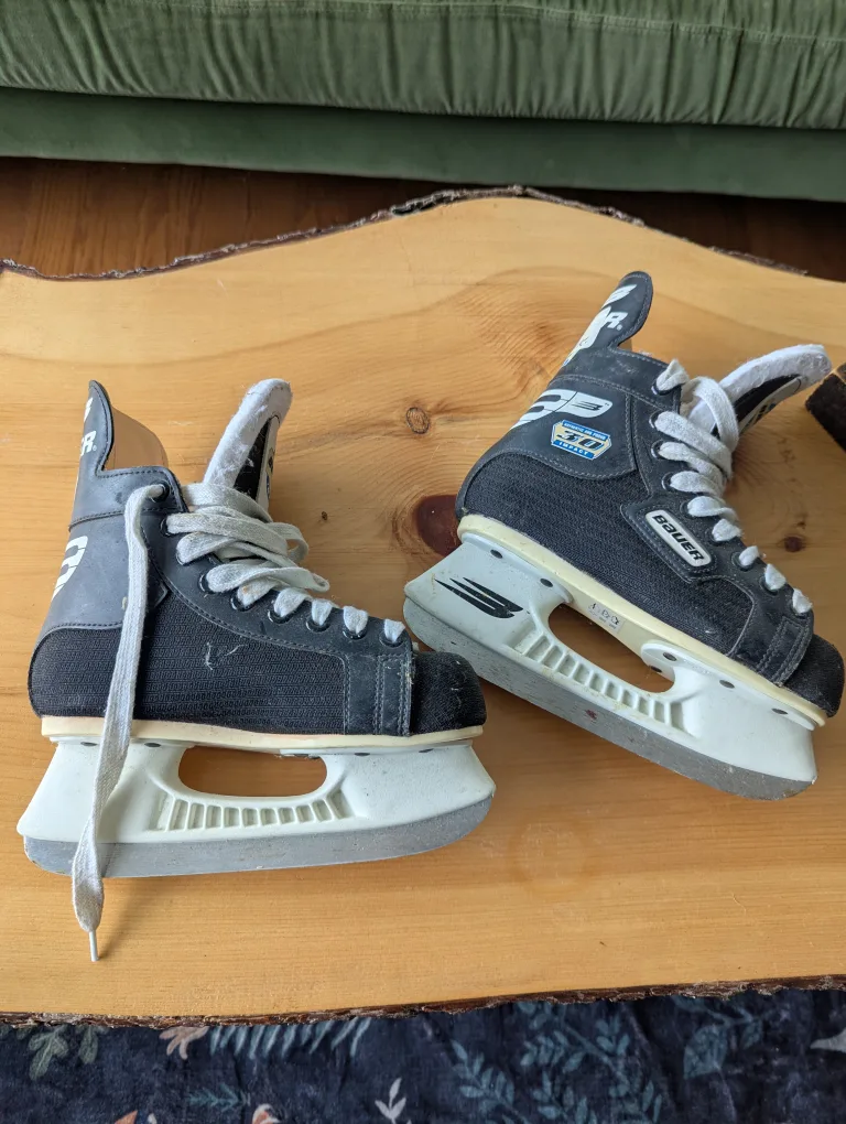 Bauer Ice Skates - Size 1.5 thumbnail