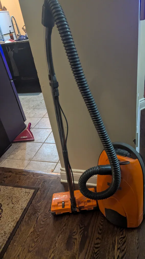 Kenmore Vacuum Cleaner - Orange🇨🇦 image indicator(2)