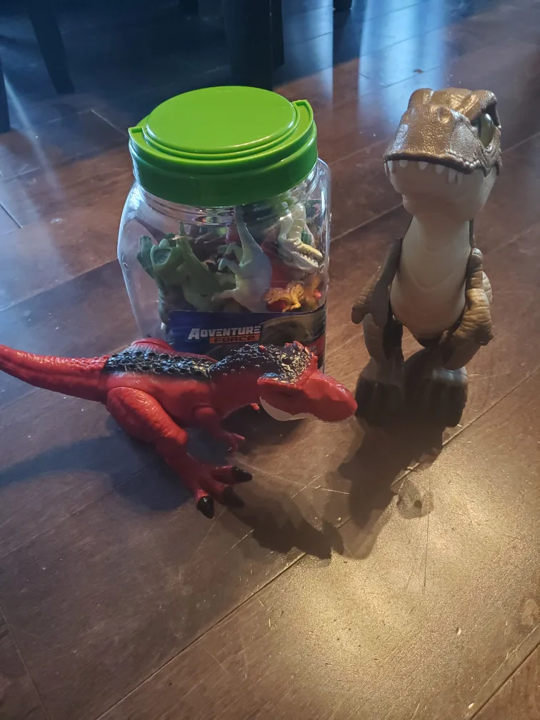 Adventure Force Dinosaur Bucket + 2 Figures thumbnail