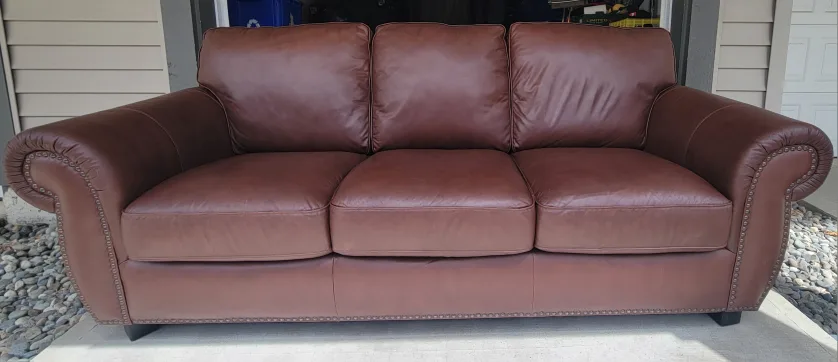 Beautiful NATUZZI Leather Sofa (FREE DELIVERY) thumbnail