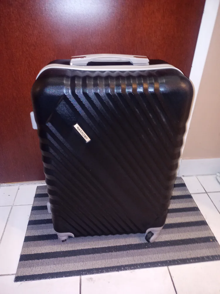 Luggage With 4 Swivel Wheels thumbnail
