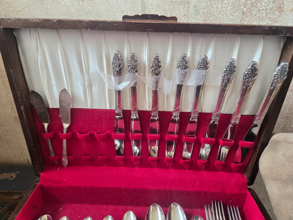 Vintage Silverware Set in Wooden Box image indicator(2)