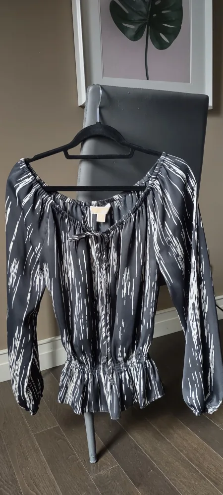 (NEW) Michael Kors Black & White Blouse thumbnail