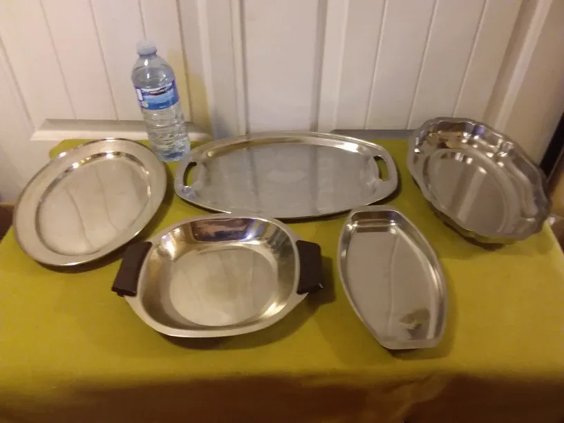 Selection of Silver Serving Trays 🍛 🇨🇦 thumbnail