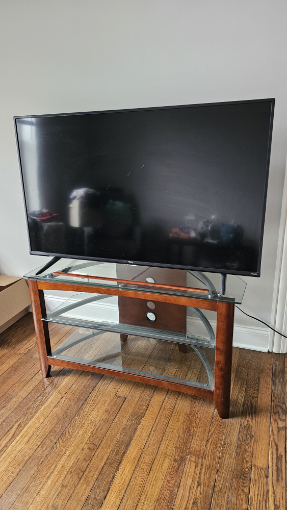 50″ TCL 4‑Series 4K UHD HDR Roku TV - photo 2